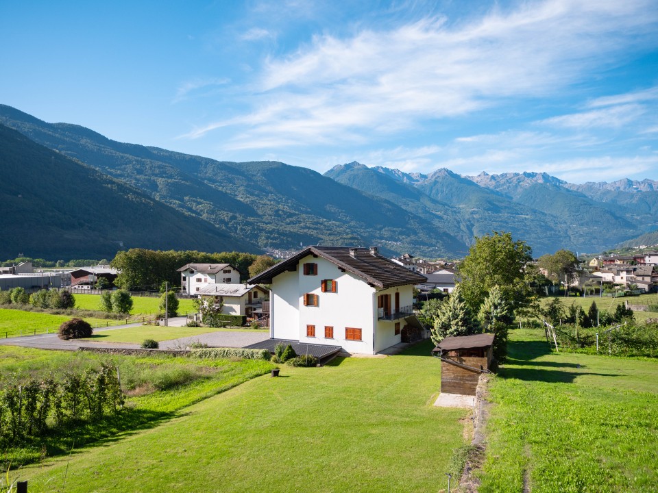 Scopri il tuo angolo di paradiso a Villa di Tirano (SO)